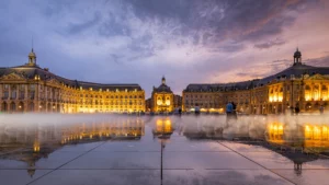 Place de l'Hôtel de ville à Bordeaux